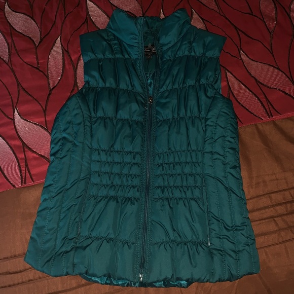 Puffer vest ❌ SOLD - Picture 1 of 2